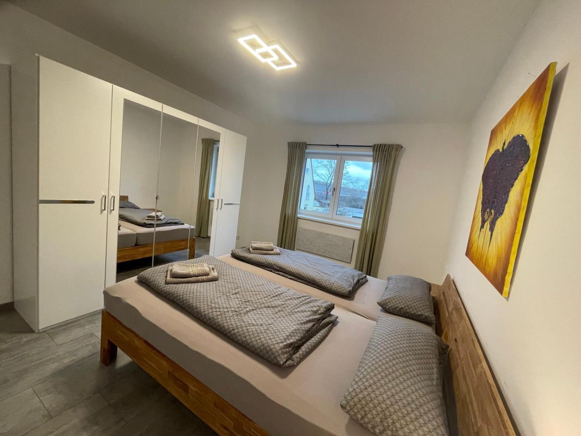 Messe- Und Ferienwohnung Feucht Buitenkant foto